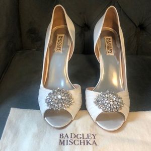 Badgley Mischka Pearson pumps